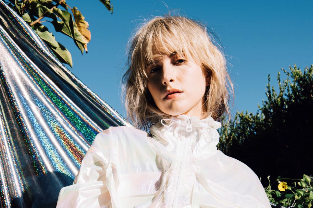 Review Petals for Armor and FLOWERS for VASES / descansos Acta